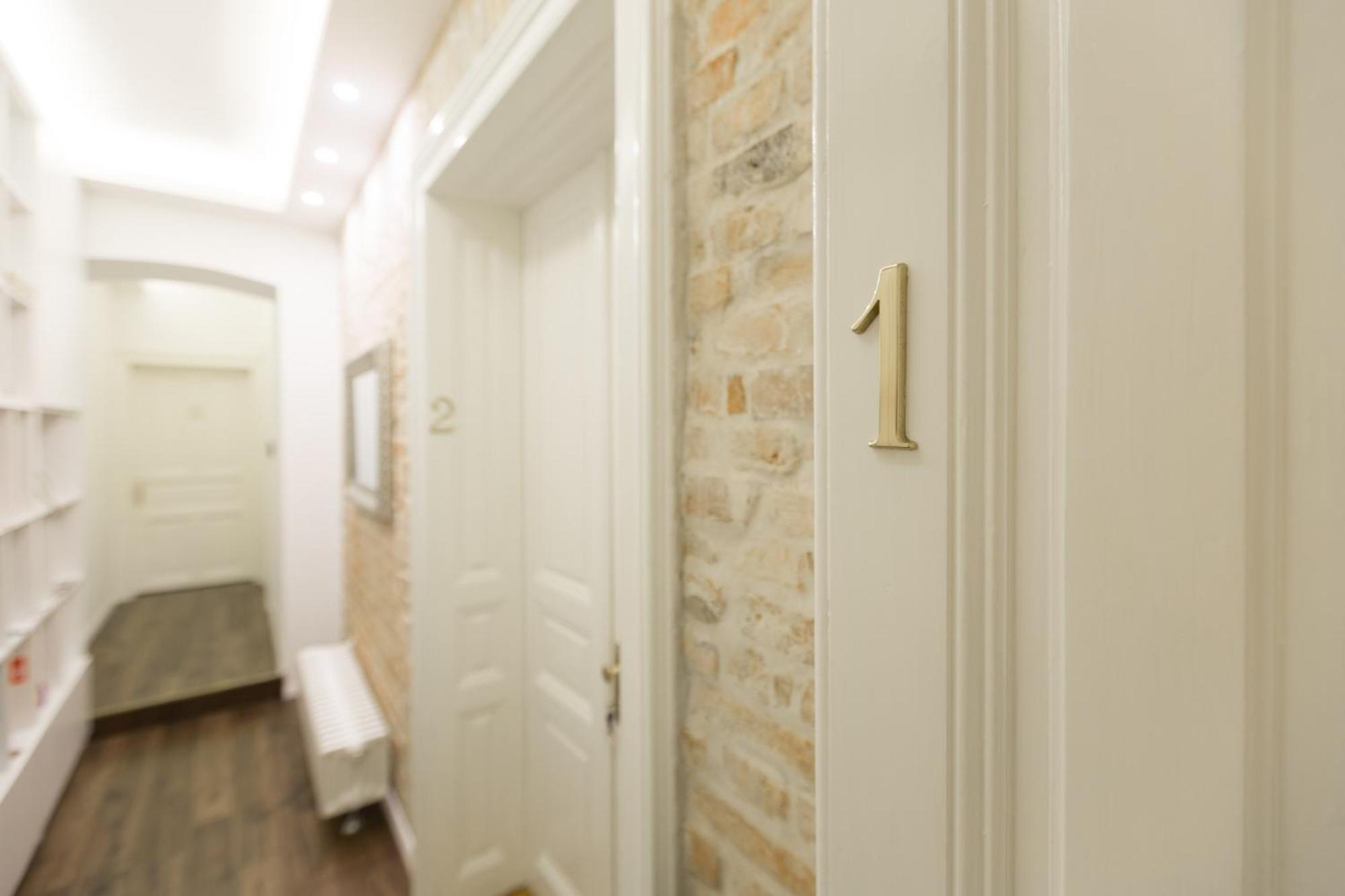 Aurelia Antik Apartments & Rooms, Zagreb City Center Ngoại thất bức ảnh